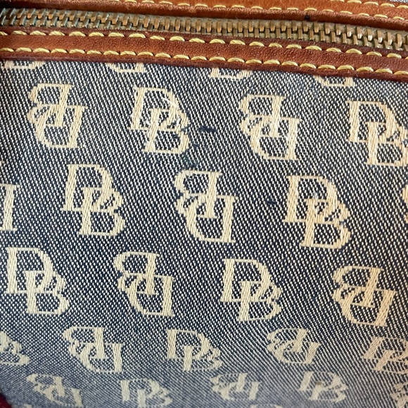 Dooney & Bourke Monogram Cloth Barrel Blue and Tan Shoulder Bag Y2K - Picture 9 of 15